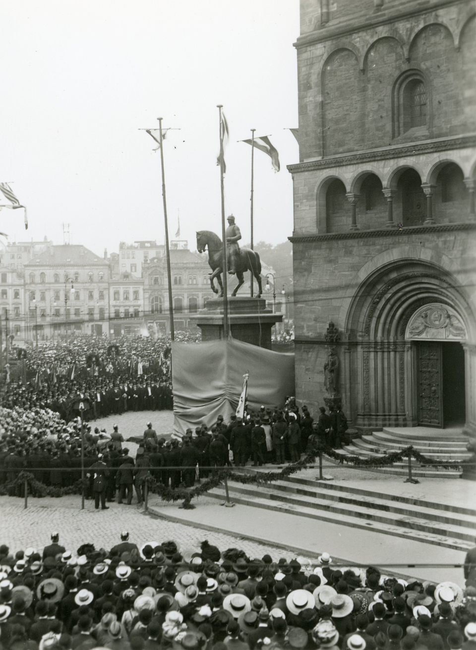 Unveiling of the Bremen Bismarck monument on 9 June 1910.