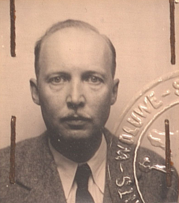 Passport picture of Alexandre Noskoff.