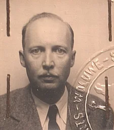 Passport picture of Alexandre Noskoff.