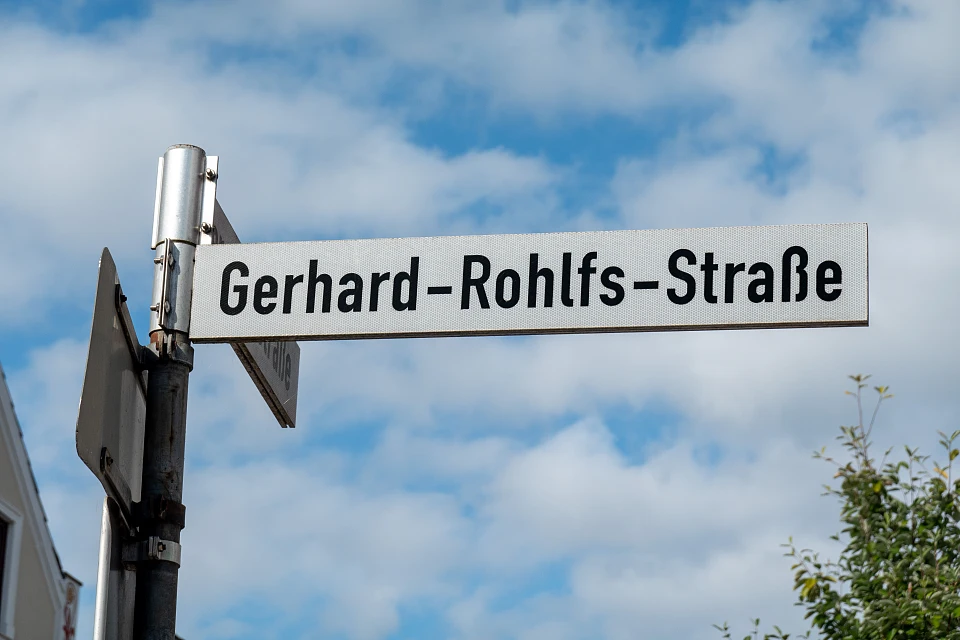 Stra&szlig;enschild Gerhard-Rohlfs-Stra&szlig;e