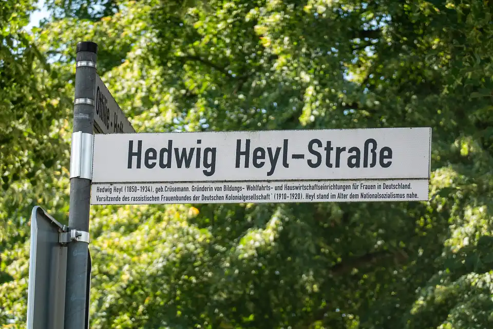 Straßenschild Hedwig Heyl-Straße