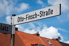 Straßenschild Otto-Finsch-Straße