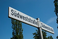 Straßenschild Südweststraße