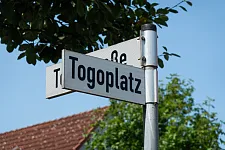 Straßenschild Togoplatz