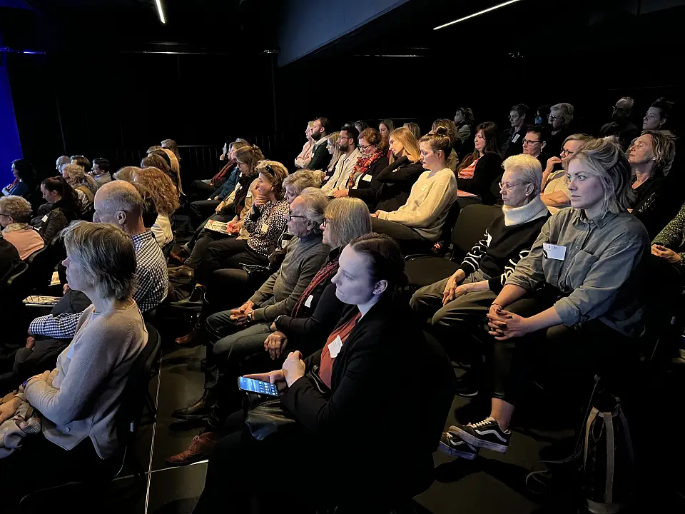 Besucher:innen der Veranstaltung von i2b zur Gendergerechtigkeit