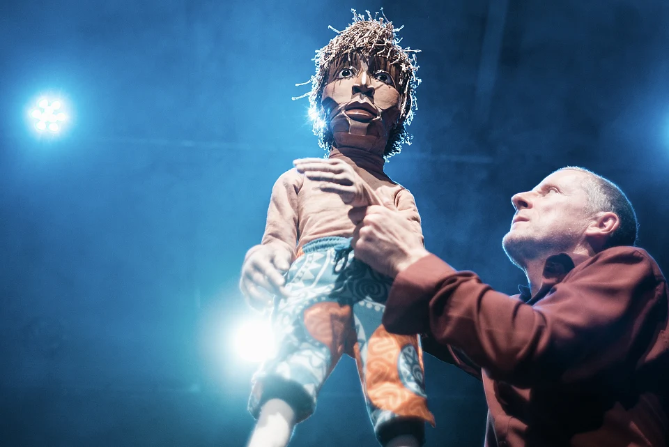 Sebastian Kautz im Figurentheaterst&uuml;ck Schiller