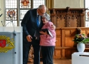 Karin Hollweg wurde von Bürgermeister Andreas Bovenschulte mit der Ehrenbürgerinwürde ausgezeichnet. Foto: Senatspressestelle