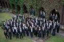 Die Bremer Philharmoniker im Bibelgarten des Bremer Konzerthauses Glocke. Foto: Hannes von der Fecht